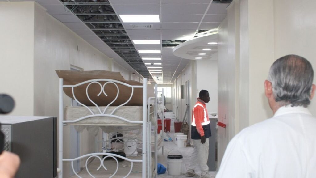 Hospital Calventi, entre deterioro estructural y fallas en los servicios de salud