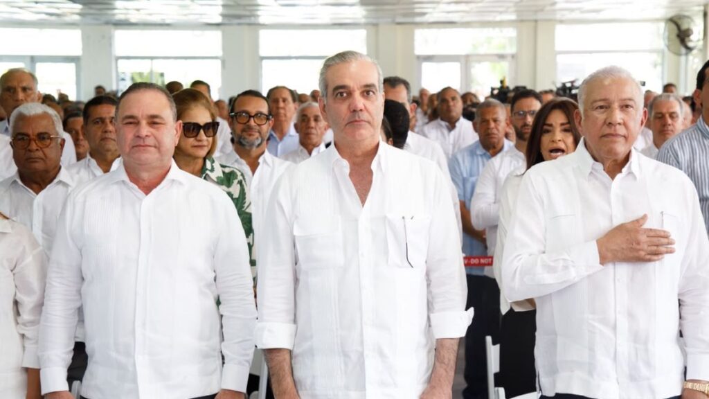 Presidente Abinader agradece el compromiso del sector agropecuario y afirma que el reconocimiento de la FAO pertenece a todo el pueblo dominicano, especialmente a hombres y mujeres que trabajan día a día en el campo